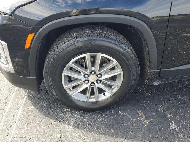 Photo of 2023 Mosaic Black Metallic Chevrolet Traverse