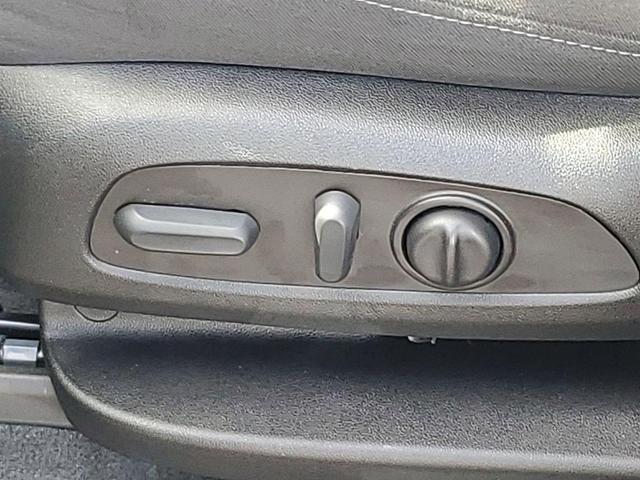 Photo of 2023 Mosaic Black Metallic Chevrolet Traverse
