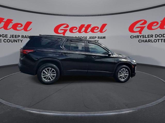 Photo of 2023 Mosaic Black Metallic Chevrolet Traverse