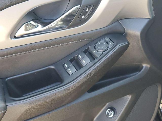 Photo of 2023 Mosaic Black Metallic Chevrolet Traverse