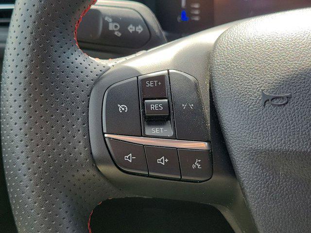 Photo of 2023 Iconic Silver Metallic Ford Escape