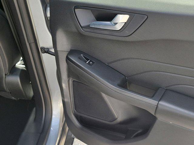 Photo of 2023 Iconic Silver Metallic Ford Escape
