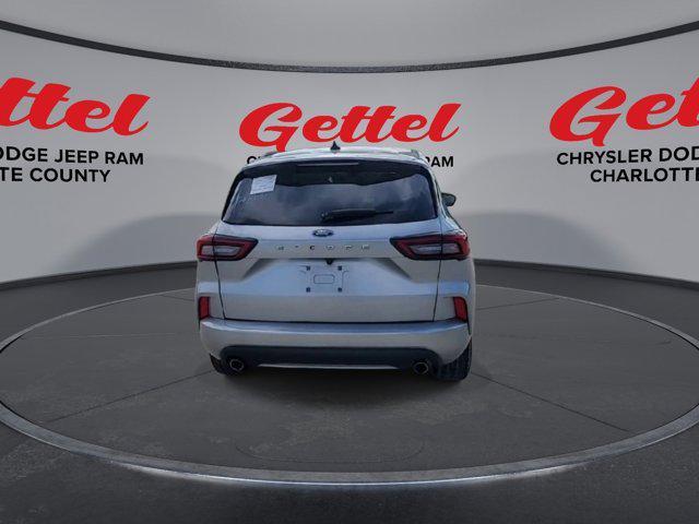 Photo of 2023 Iconic Silver Metallic Ford Escape