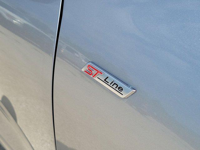 Photo of 2023 Iconic Silver Metallic Ford Escape