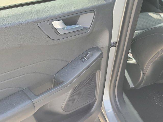 Photo of 2023 Iconic Silver Metallic Ford Escape