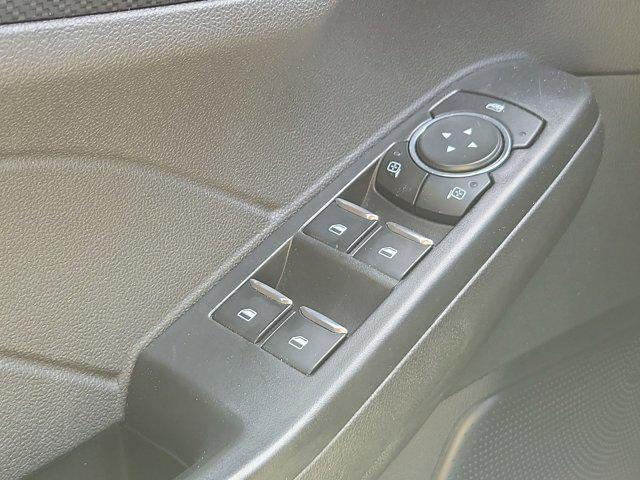 Photo of 2023 Iconic Silver Metallic Ford Escape
