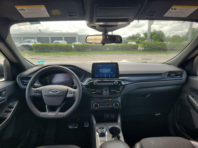 Photo of 2023 Iconic Silver Metallic Ford Escape