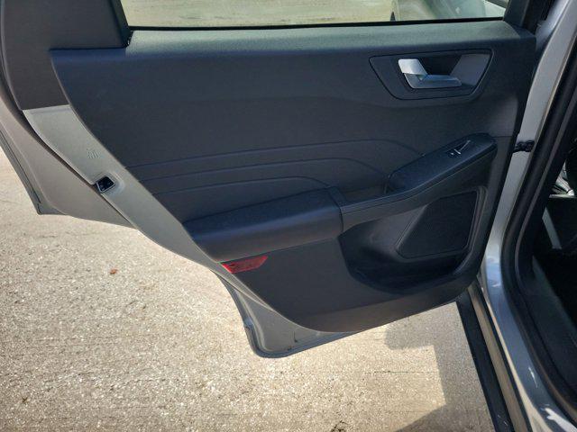 Photo of 2023 Iconic Silver Metallic Ford Escape
