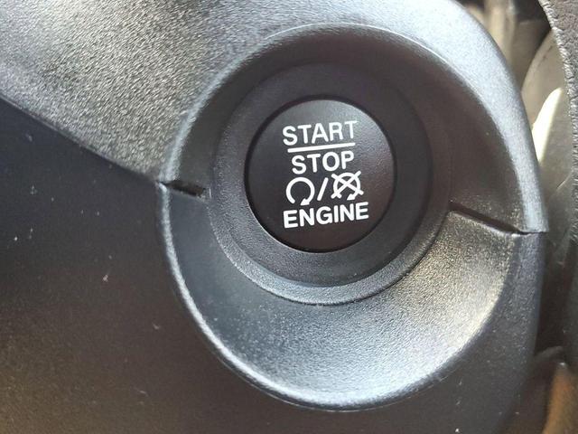 Photo of 2021 White Clearcoat Jeep Compass