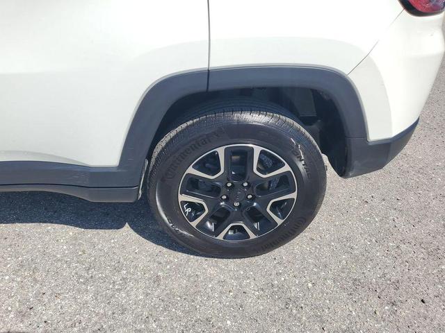 Photo of 2021 White Clearcoat Jeep Compass