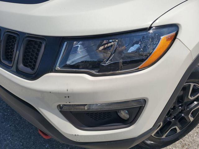 Photo of 2021 White Clearcoat Jeep Compass