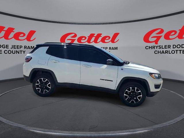 Photo of 2021 White Clearcoat Jeep Compass