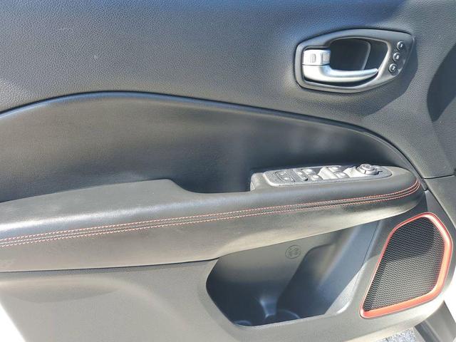 Photo of 2021 White Clearcoat Jeep Compass