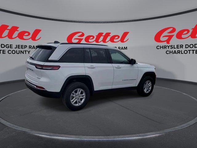 Photo of 2025 Bright White Clearcoat Jeep Grand Cherokee