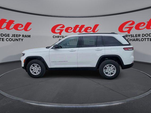 Photo of 2025 Bright White Clearcoat Jeep Grand Cherokee
