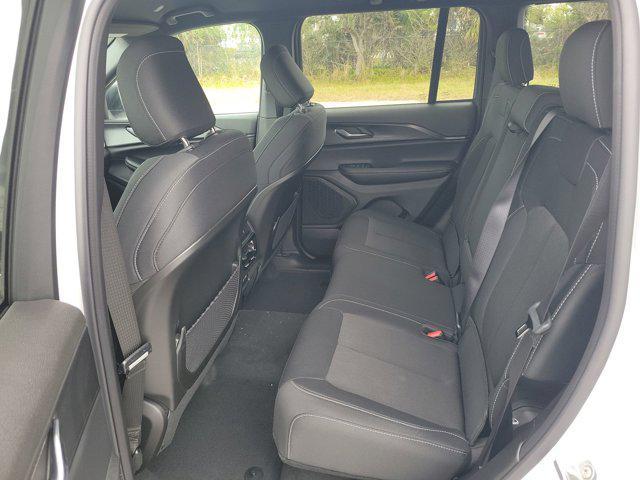 Photo of 2025 Bright White Clearcoat Jeep Grand Cherokee