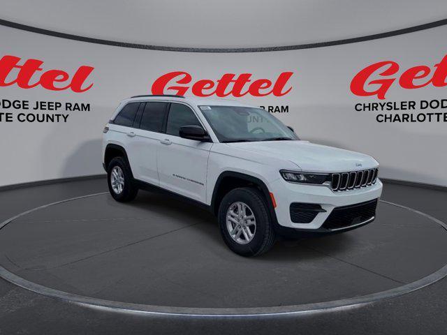 Photo of 2025 Bright White Clearcoat Jeep Grand Cherokee