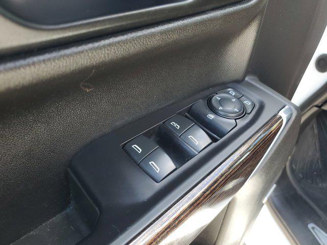 Photo of 2021 Summit White GMC Sierra 1500