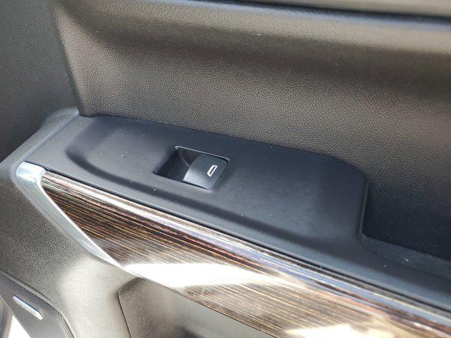 Photo of 2021 Summit White GMC Sierra 1500