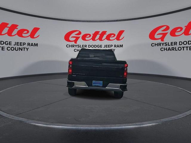 Photo of 2023 Black Chevrolet Silverado 1500