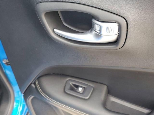 Photo of 2021 Laser Blue Pearlcoat Jeep Compass