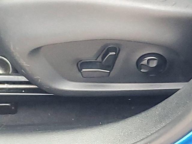Photo of 2021 Laser Blue Pearlcoat Jeep Compass