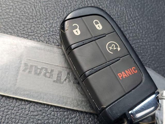 Photo of 2021 Laser Blue Pearlcoat Jeep Compass