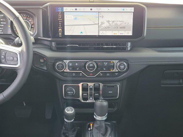 Photo of 2025 Granite Crystal Metallic Clearcoat Jeep Wrangler