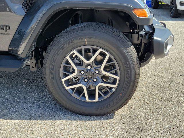 Photo of 2025 Granite Crystal Metallic Clearcoat Jeep Wrangler