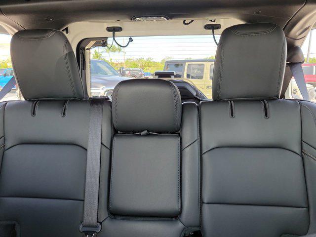 Photo of 2025 Granite Crystal Metallic Clearcoat Jeep Wrangler