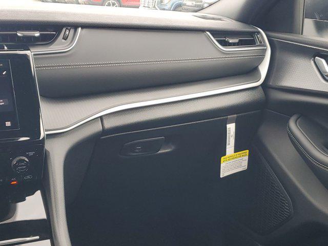 Photo of 2025 Bright White Clearcoat Jeep Grand Cherokee L