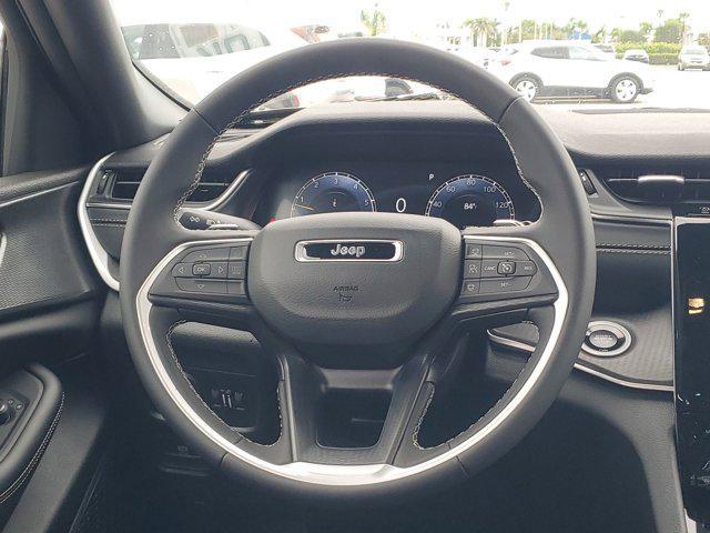 Photo of 2025 Bright White Clearcoat Jeep Grand Cherokee L