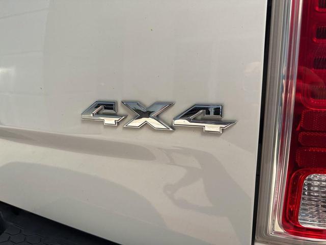 Photo of 2018 Bright White Clearcoat RAM 3500