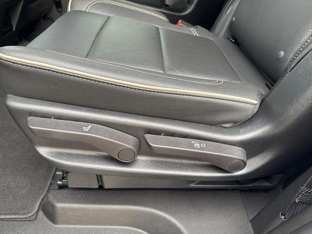 Photo of 2023 Summit White GMC Yukon