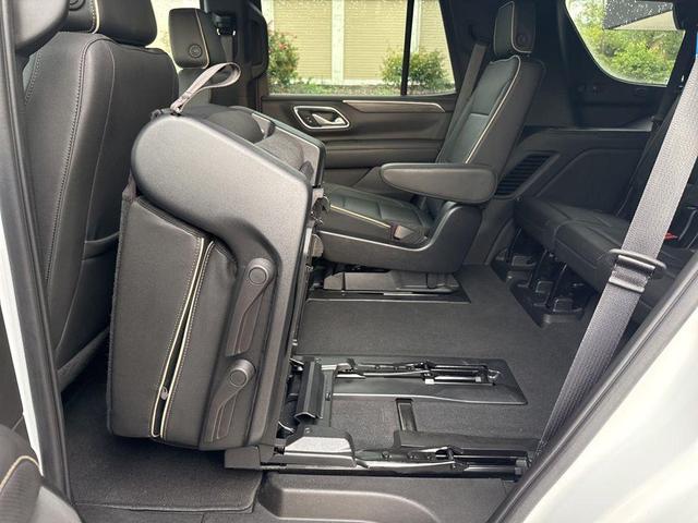 Photo of 2023 Summit White GMC Yukon