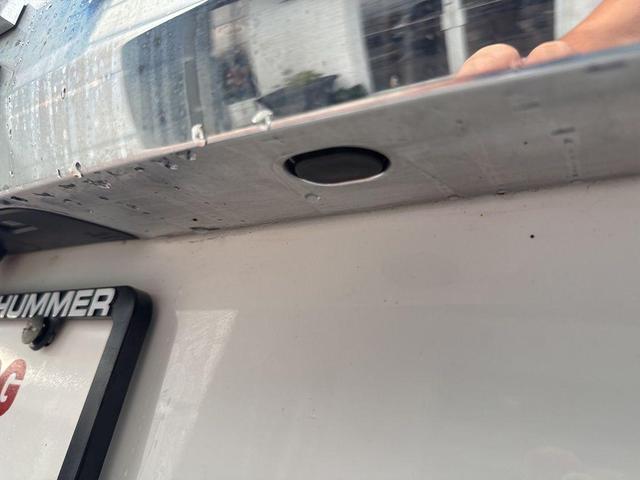 Photo of 2023 Summit White GMC Yukon