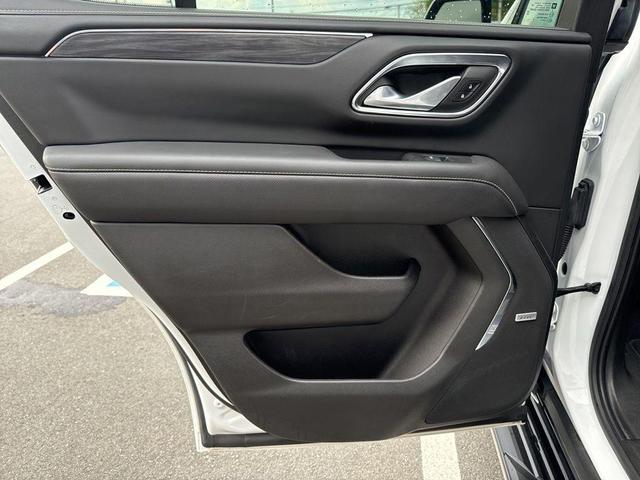 Photo of 2023 Summit White GMC Yukon