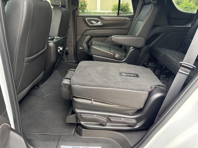 Photo of 2023 Summit White GMC Yukon