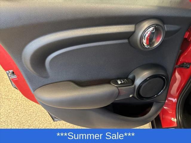 Photo of 2015 Red MINI Hardtop
