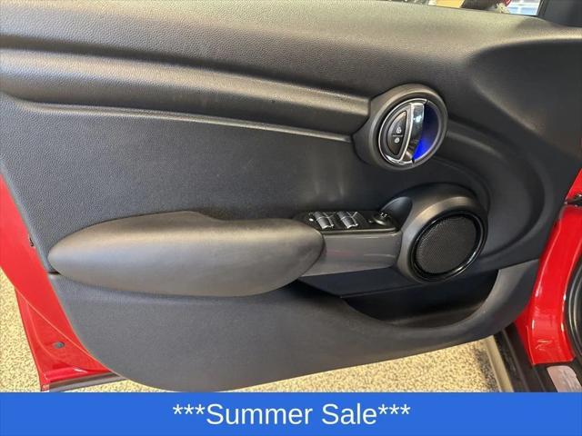 Photo of 2015 Red MINI Hardtop