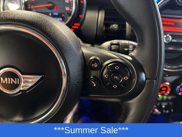 Photo of 2015 Red MINI Hardtop