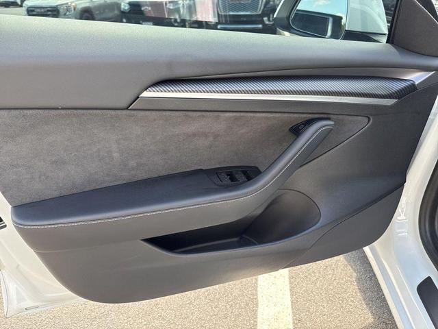 Photo of 2021 Pearl White Multi-Coat Tesla Model 3