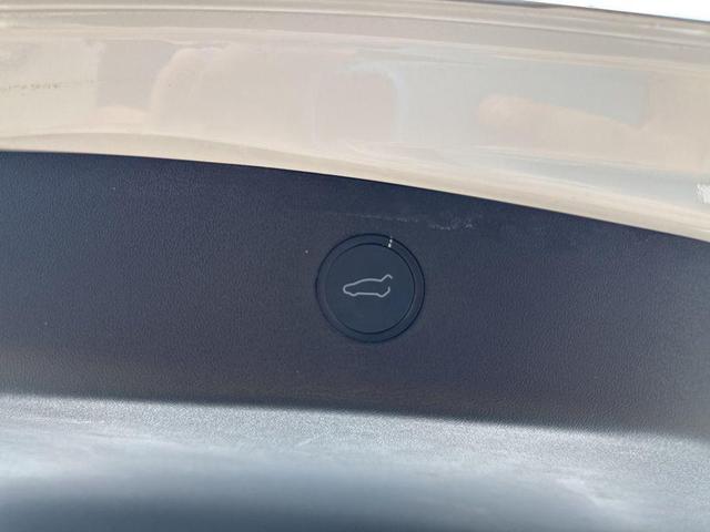 Photo of 2021 Pearl White Multi-Coat Tesla Model 3