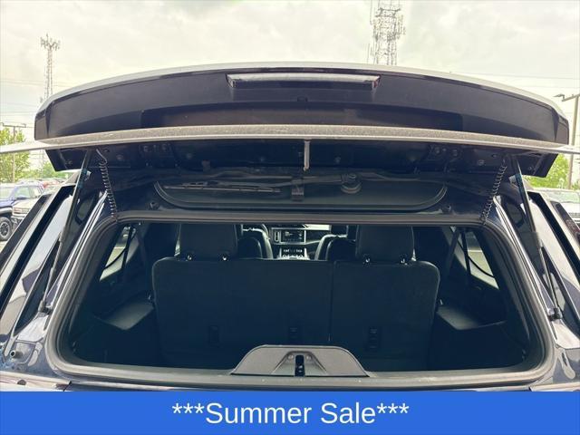 Photo of 2023 Midnight Blue Metallic GMC Yukon XL