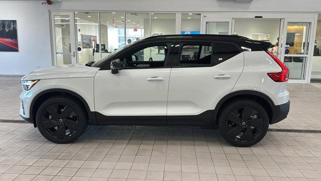Photo of 2026 Crystal White Volvo XC40