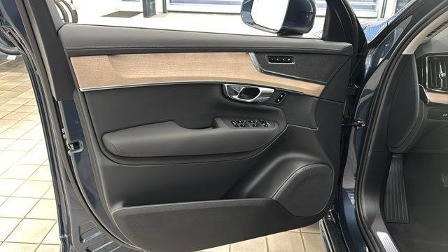 Photo of 2025 Denim Blue Metallic Volvo XC90