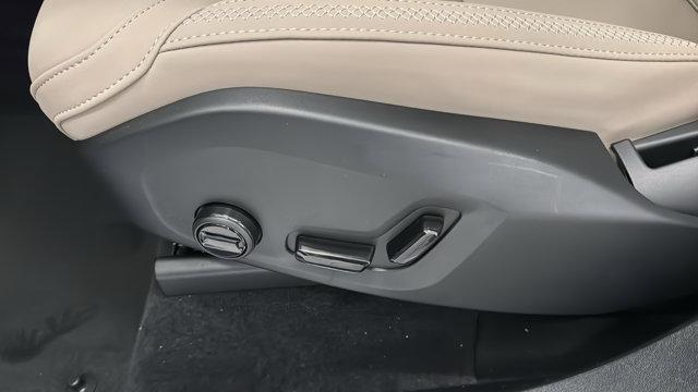 Photo of 2025 Crystal White Metallic Volvo XC90
