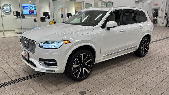 Photo of 2025 Crystal White Metallic Volvo XC90