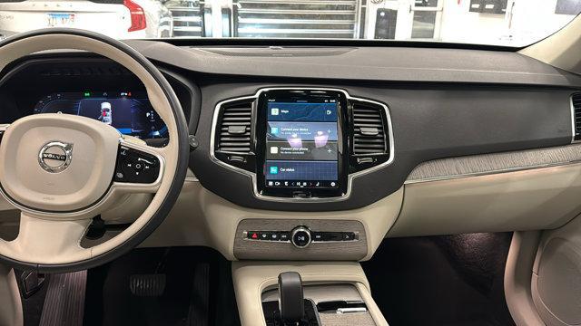 Photo of 2025 Crystal White Metallic Volvo XC90
