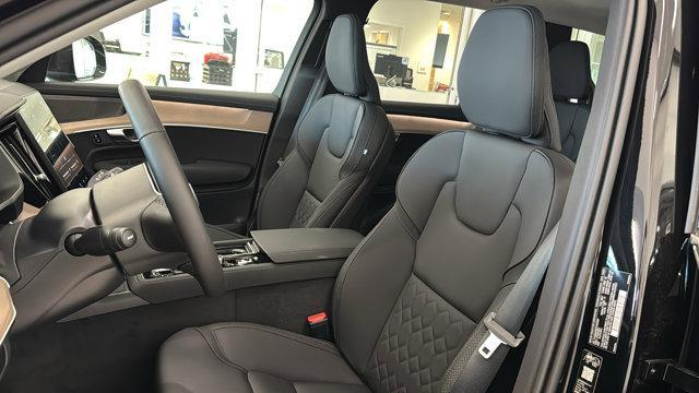Photo of 2026 BLACK Volvo XC90